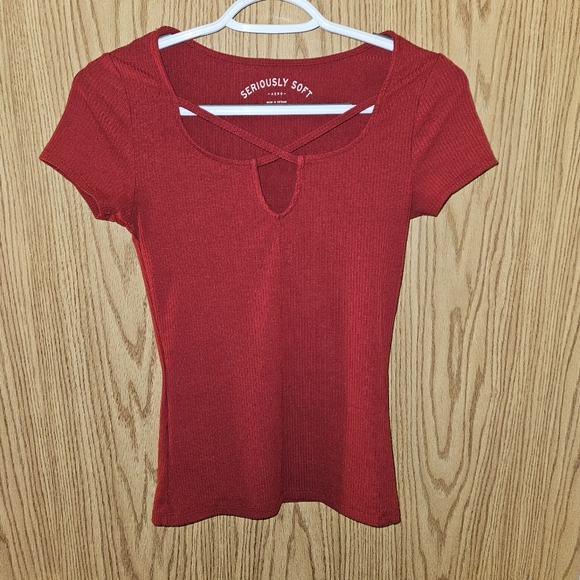 Seriously soft, red t-shirt - Picture 1 of 3